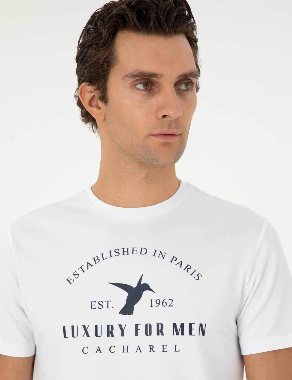 Белая стройная мата