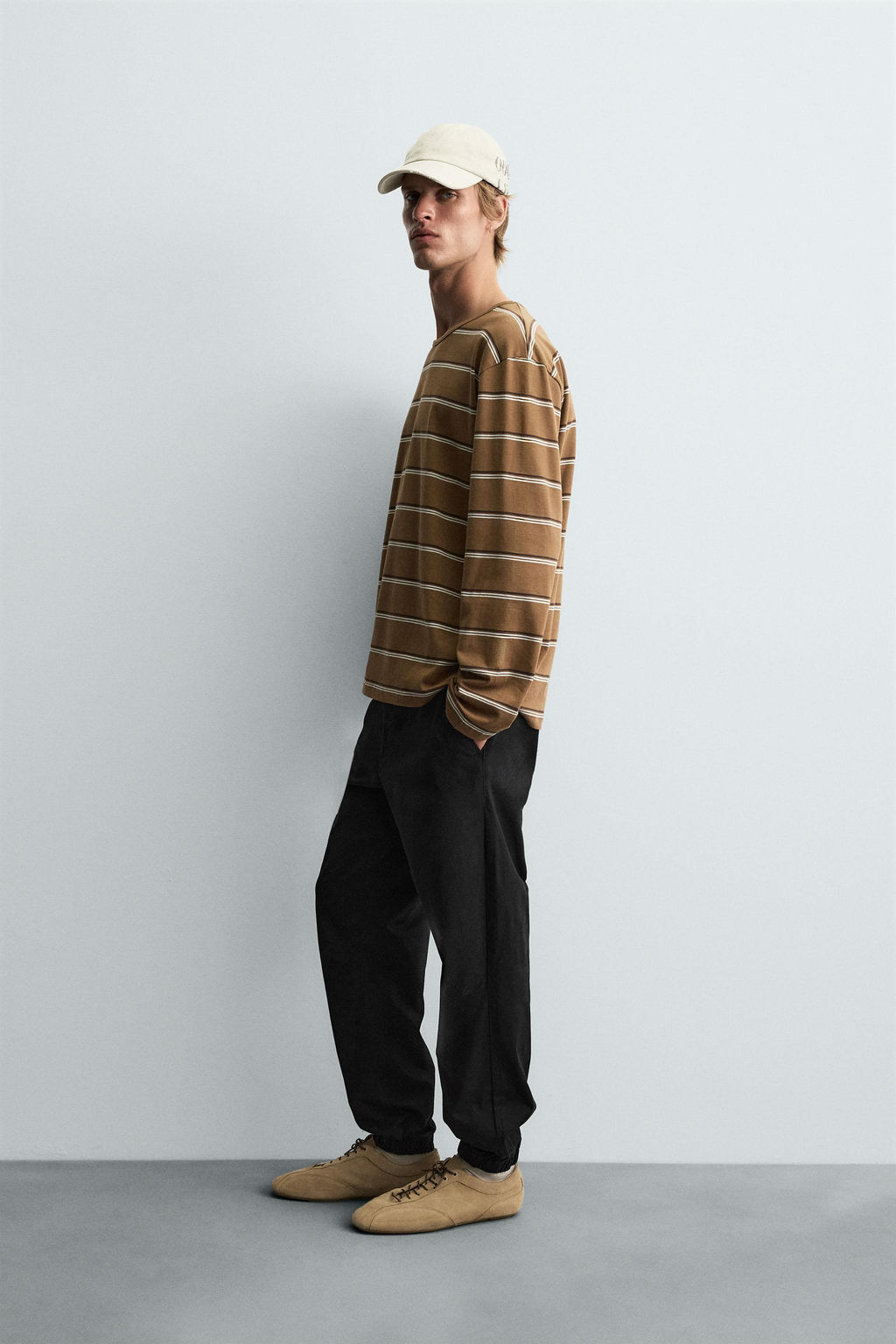 PANTAL?N CINTURA JOGGER SLIM FIT / Negro