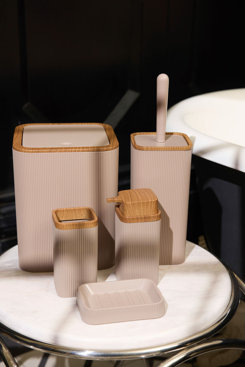 Trendyolmilla Home 2li Plastik Ahsap Gorunum Detayl? Cop Kovas? ve F?rca Banyo Seti TPHSS25BST00003  фото 3