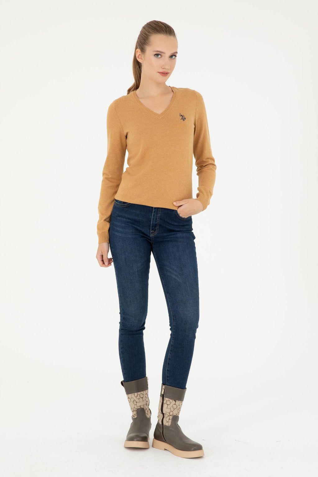 Женский базовый свитер светло-коричневого цвета с v-образным вырезом меланжевого цвета Неожиданная скидка в корзине - U.s. polo assn фото 4