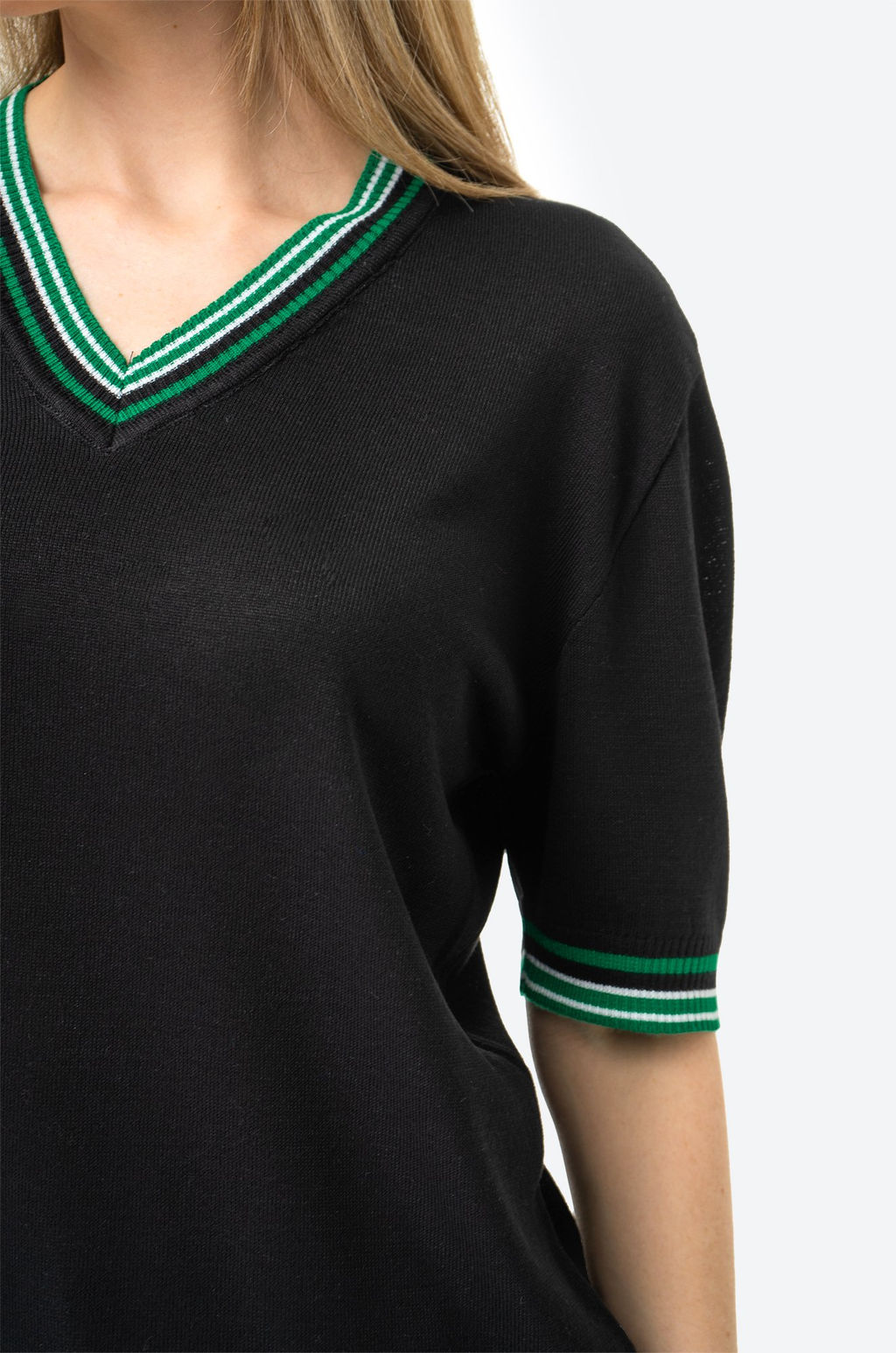 Женская футболка из вязаного трикотажа с V-образным вырезом Happy Fox  фото 21