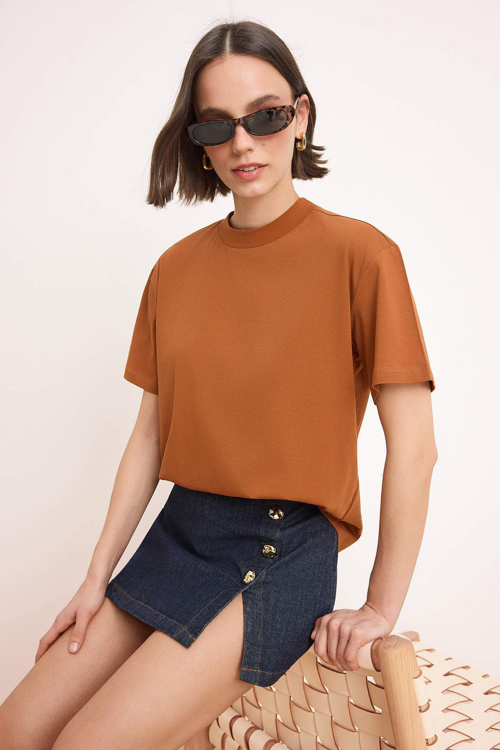 Ac?k Kahverengi %100 Pamuk Basic Regular/Normal Kal?p Dik Yaka Orme T-Shirt TWOAW20TS0096