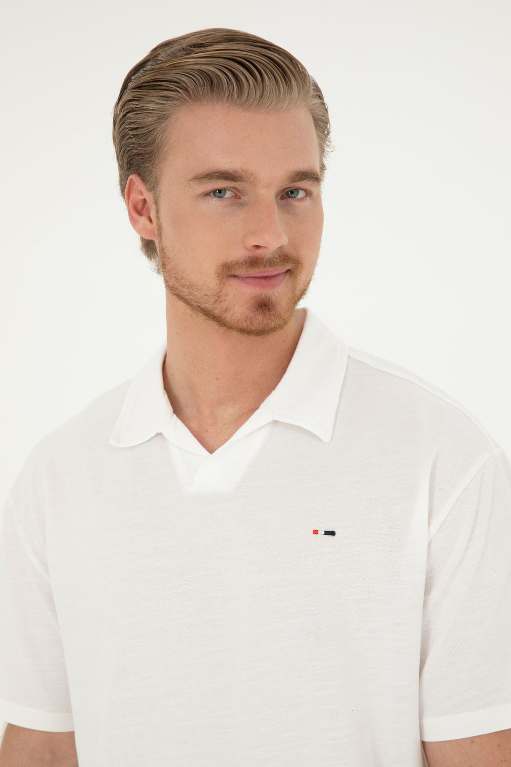 Мужская футболка цвета экрю Неожиданная скидка в корзине