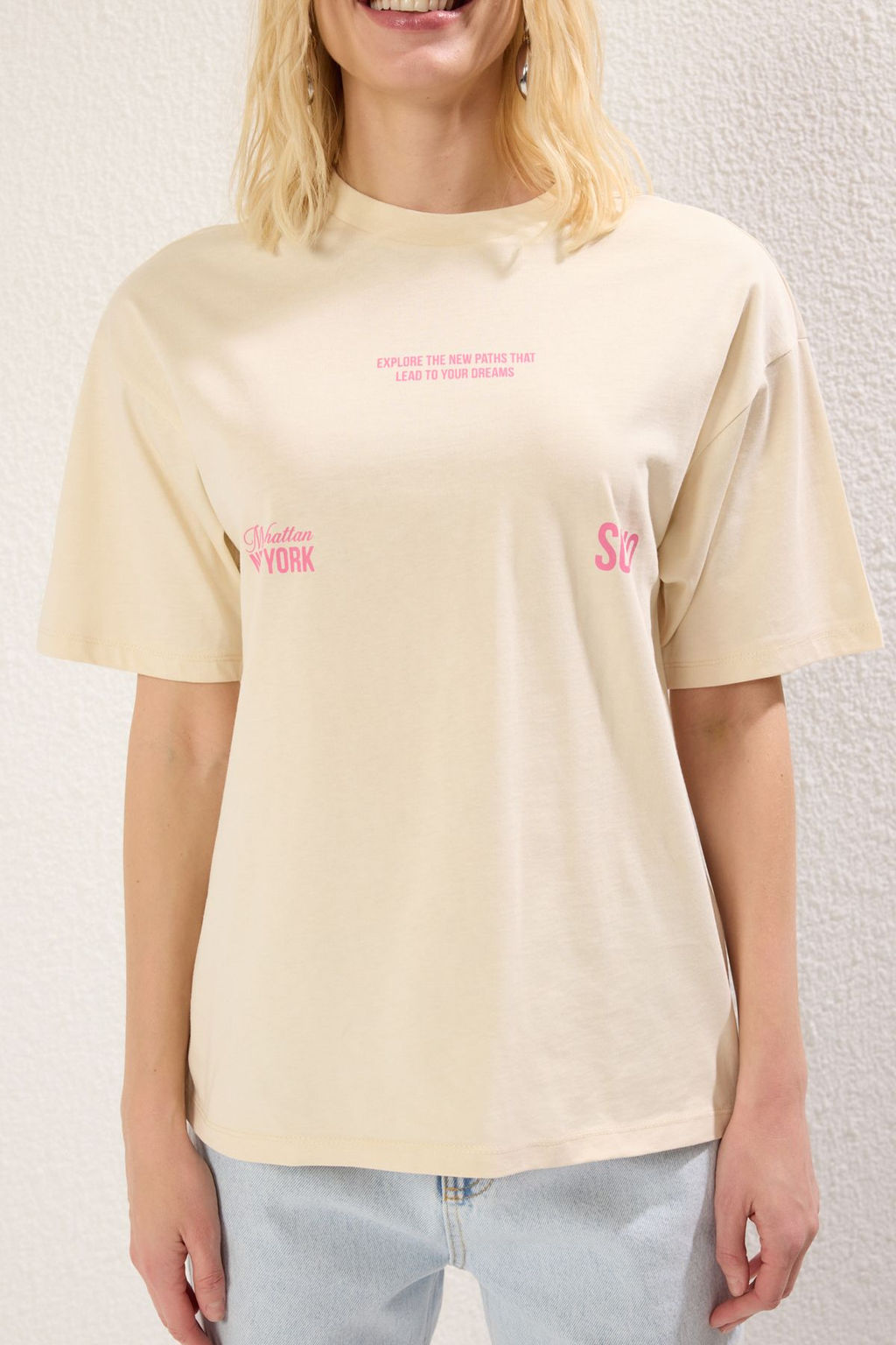 TRENDYOLMILLA Tas Premium %100 Suprem S?rt ve On Bask?l? Oversize/Genis Kal?p Orme T-Shirt TWOSS25TS00072 фото 5