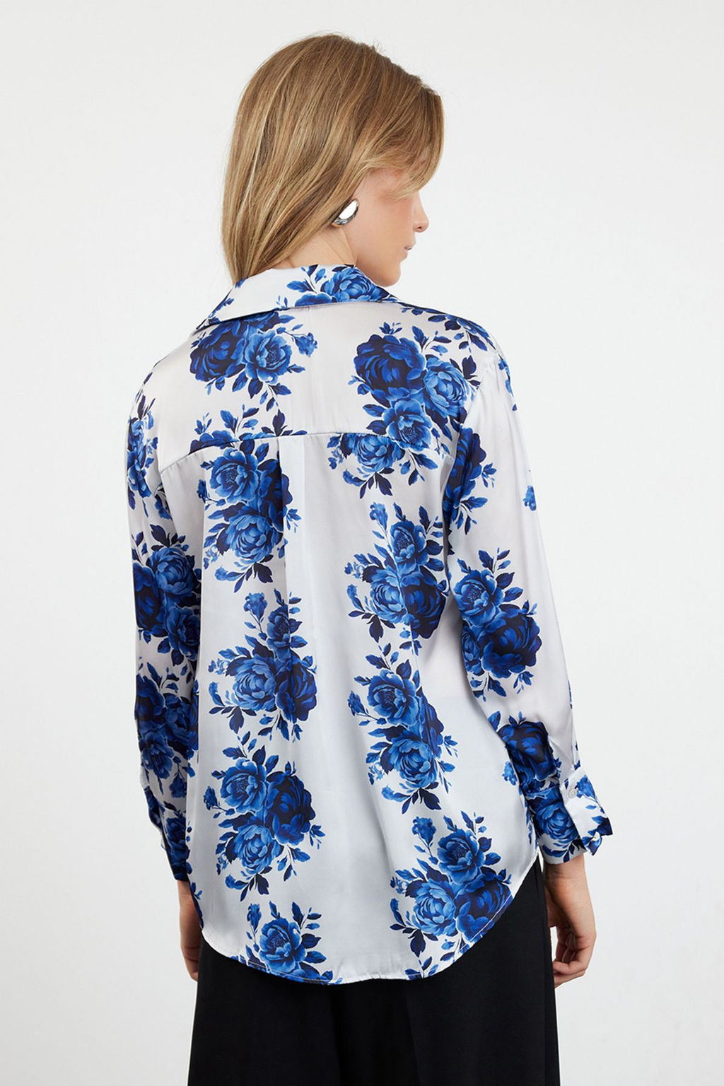 Lacivert Dokuma Saten Gul desenli Oversize Genis Kal?p Gomlek TWOSS24GO00246 - Trendyolmilla фото 5