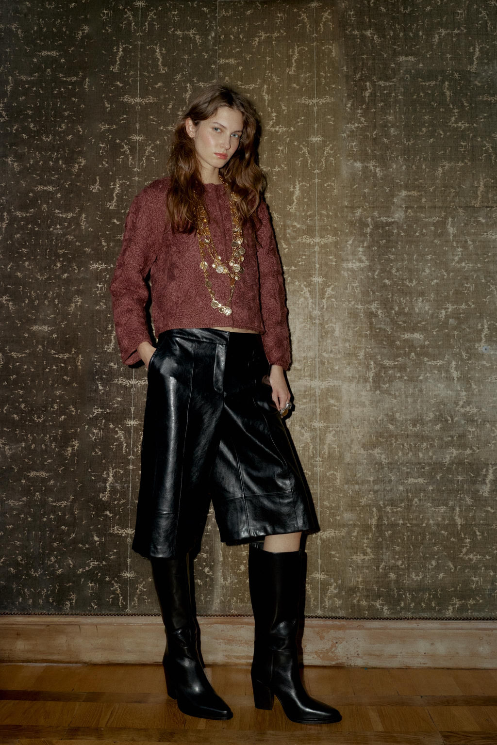 LONG FAUX LEATHER BERMUDA SHORTS