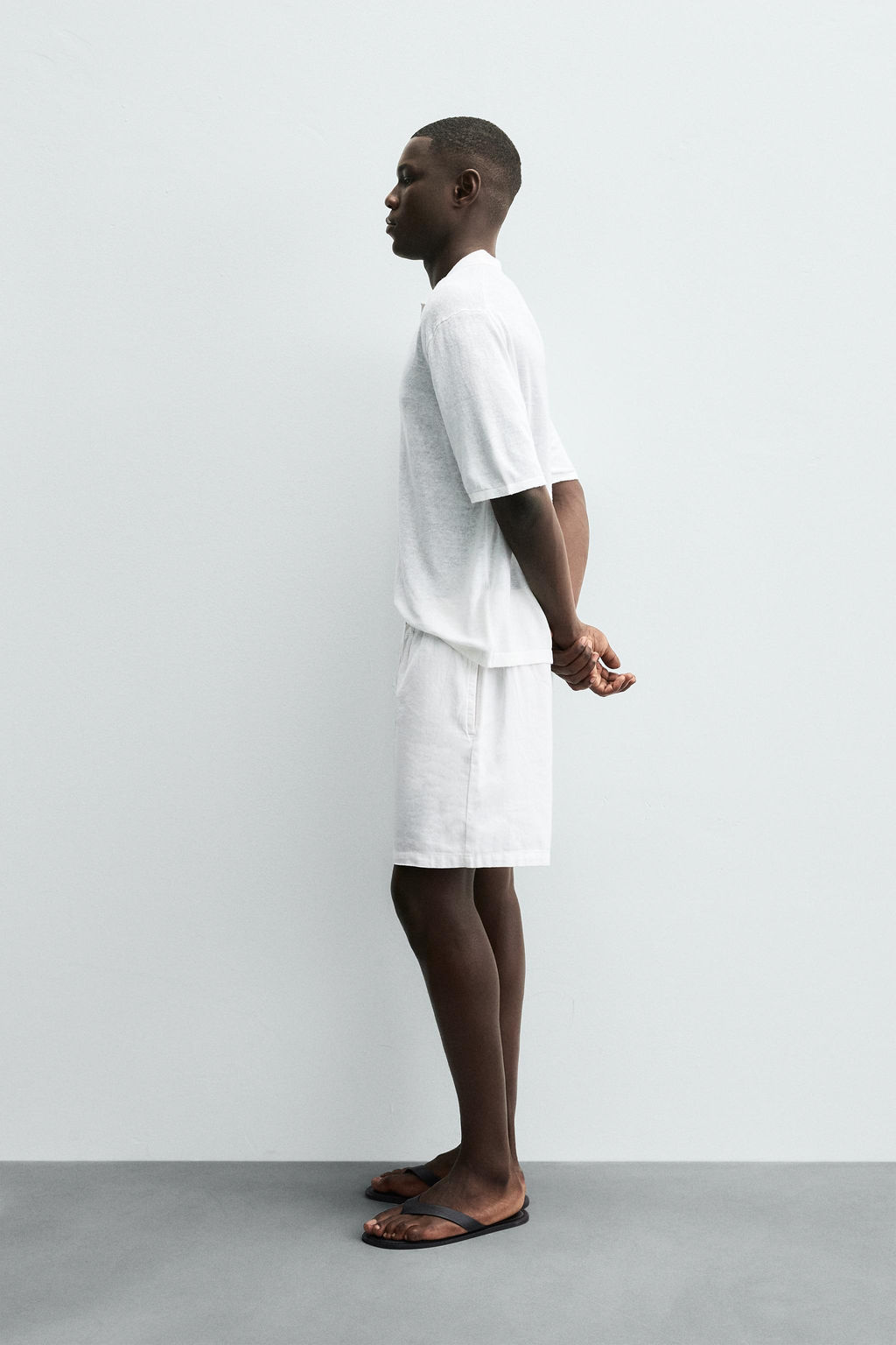 BERMUDA REGULAR FIT LINO ALGOD?N / Blanco