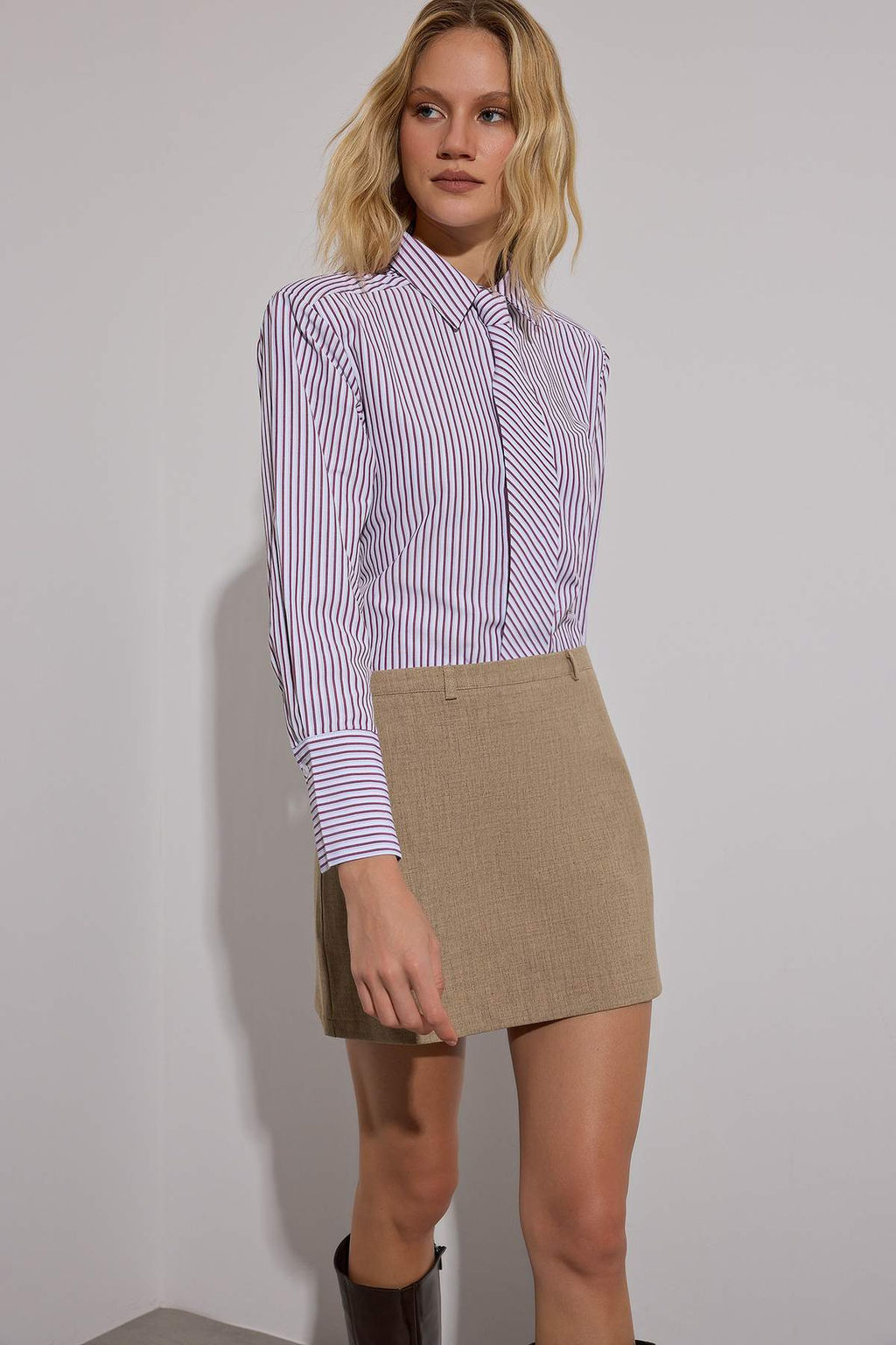 Kahverengi Limited Edition Kravat Detayl? Fitted Gomlek TWOAW26GO00047