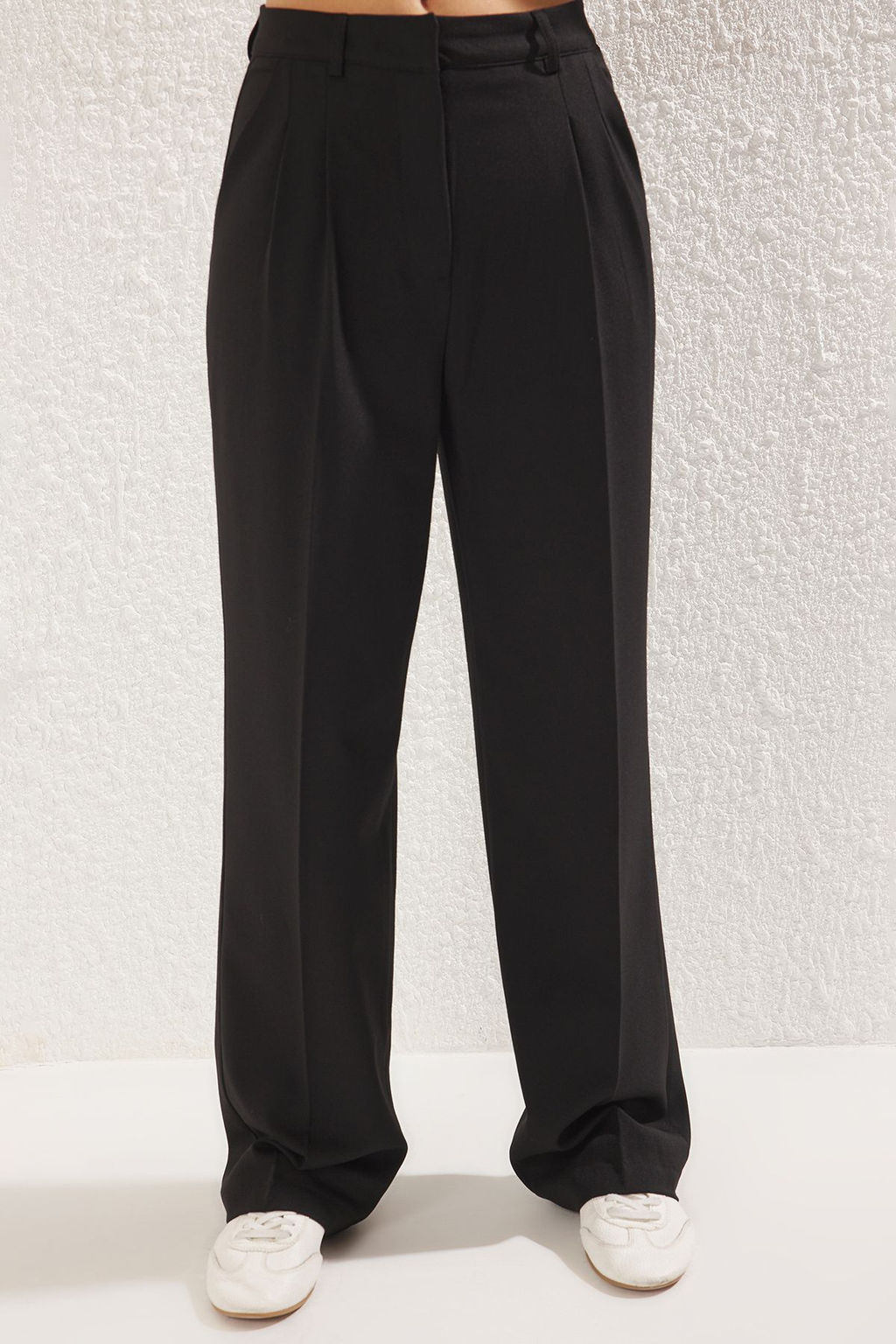 Siyah*001 Limited Edition Straight/Duz Kesim Pilili Dokuma Kumas Pantolon TWOAW23PL00401
