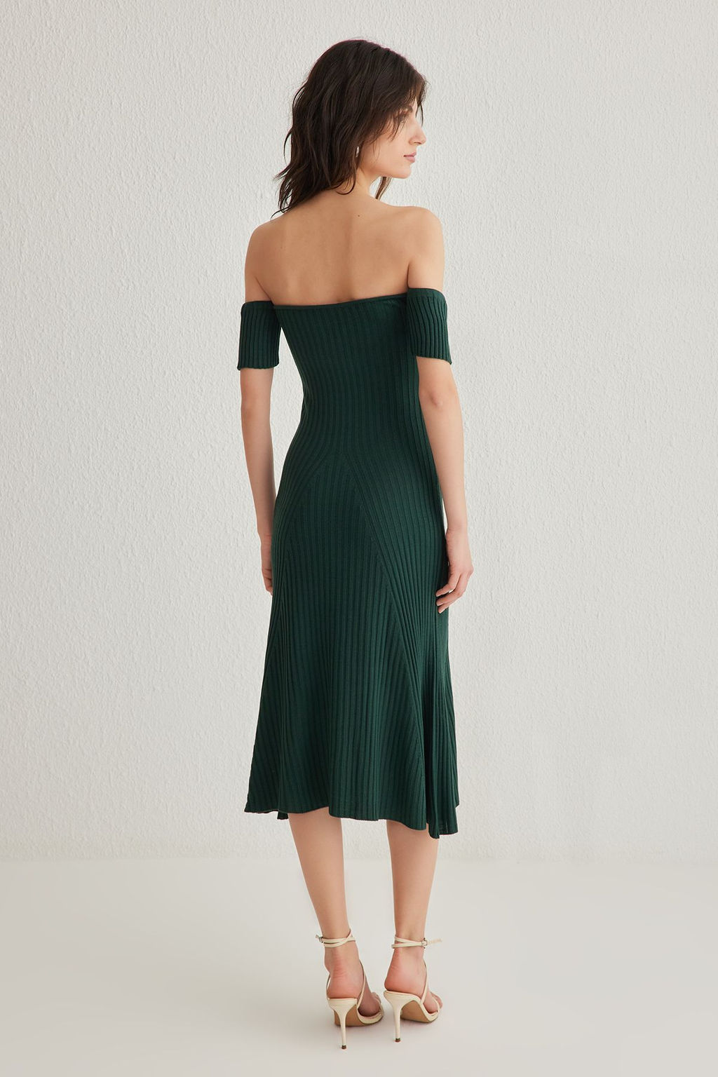 Zumrut Yesili Duz Midi Elbise TWOSS22EL2388