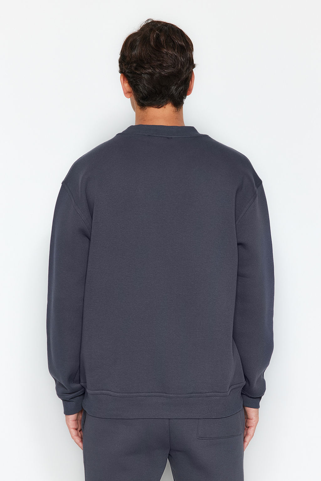 TRENDYOL MAN Antrasit Oversize/Genis Kesim Yar?m Bal?kc? Yaka Harf Nak?sl? Sweatshirt Ici Polarl? TMNAW24SW00046 - Trendyolmilla фото 5