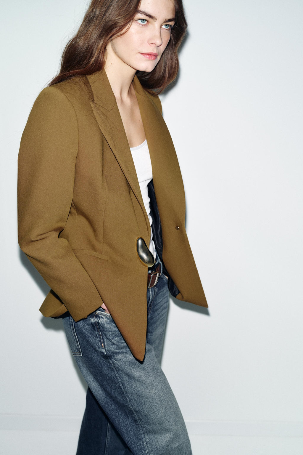 FITTED BLAZER WITH GOLDEN HARDWARE - Zara фото 6