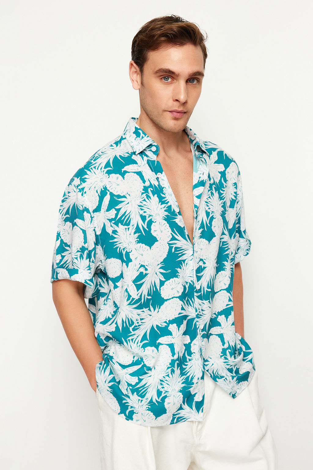 Mavi Unisex Oversize Fit Ananas Bask?l? %100 Viskon K?sa Kollu Salas Yazl?k Gomlek TMNSS24GO00041 - Trendyolmilla фото 4