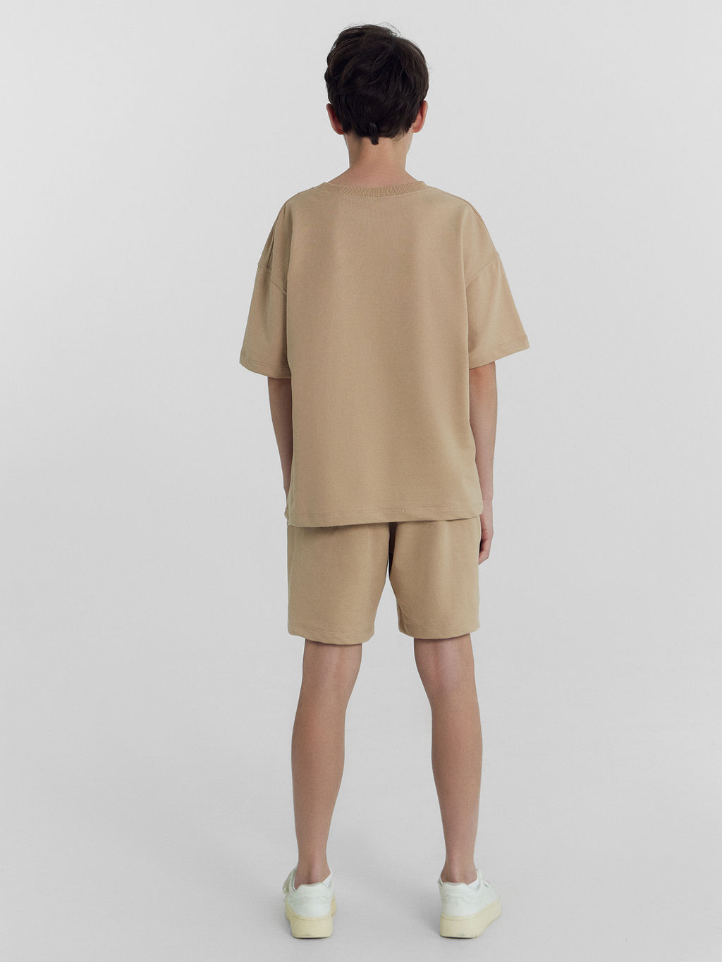 Комплект для мальчиков (футболка, шорты) бежевый с печатью - Mark formelle фото 3