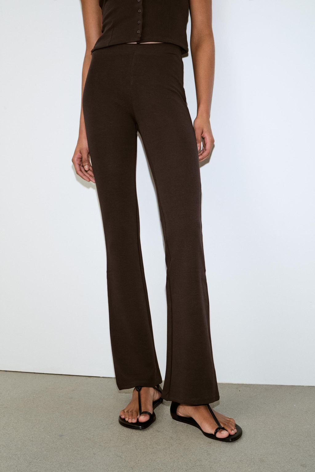PANTAL?N FLARE INTERLOCK / Marr?n - Zara фото 2