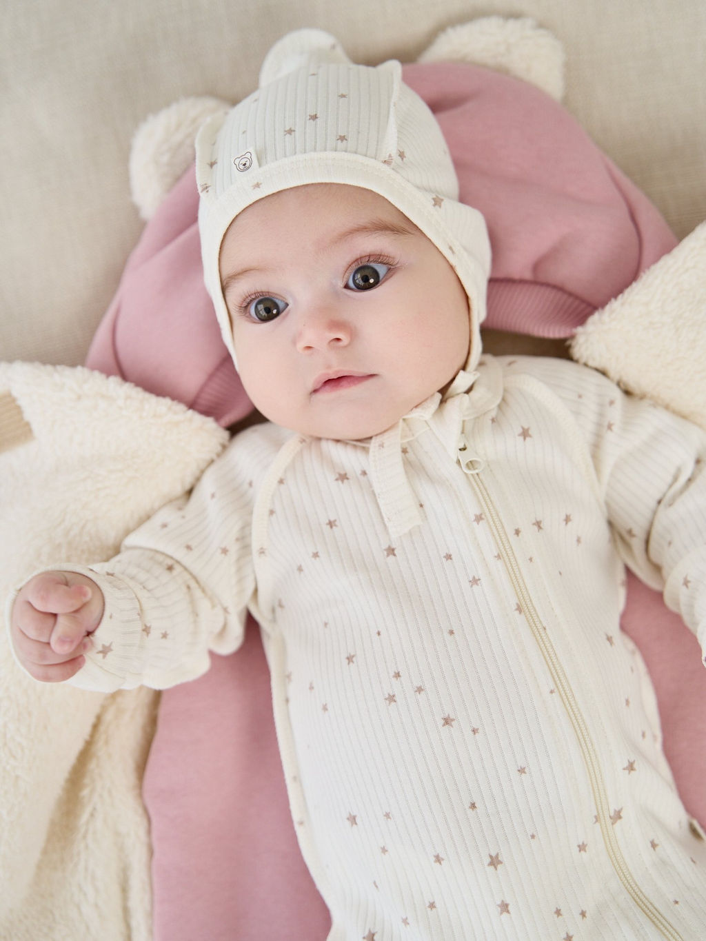 Чепчик Бежевые звезды 0+ - Bungly фото 5