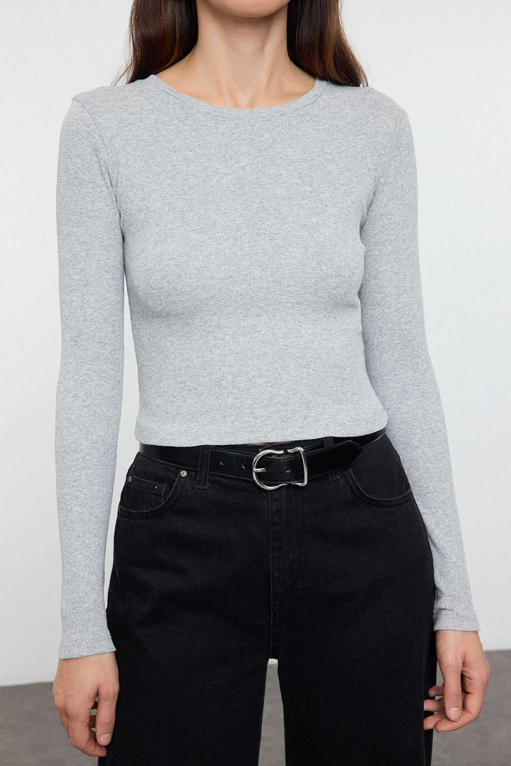 Trendyolmilla Siyah-Haki 2li Paket Fitted/Vucuda Oturan Bisiklet Yaka Crop Fitilli Esnek Orme Bluz TWOAW22BZ0331  фото 6