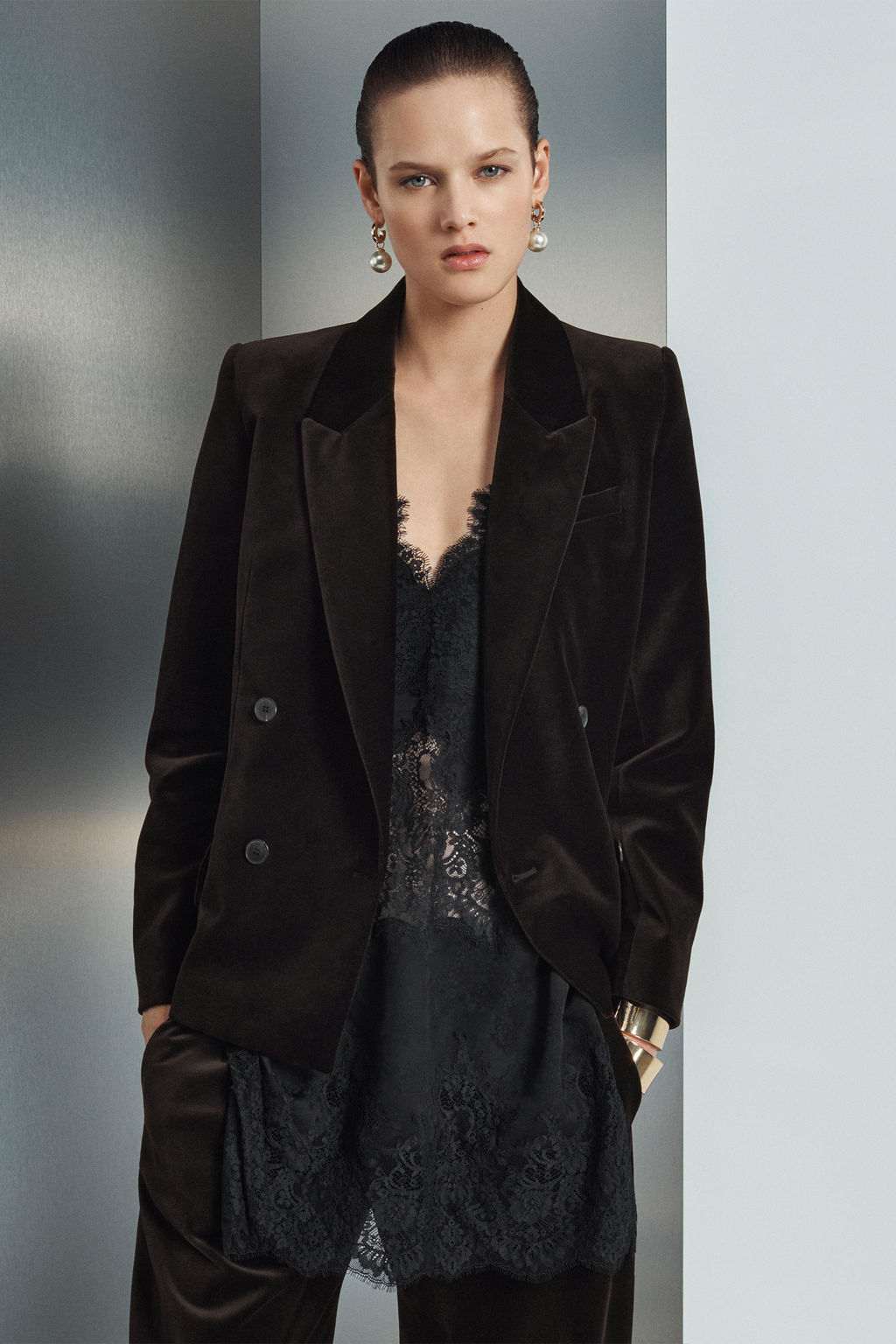 DOUBLE-BREASTED VELVET BLAZER ZW COLLECTION - Zara фото 2