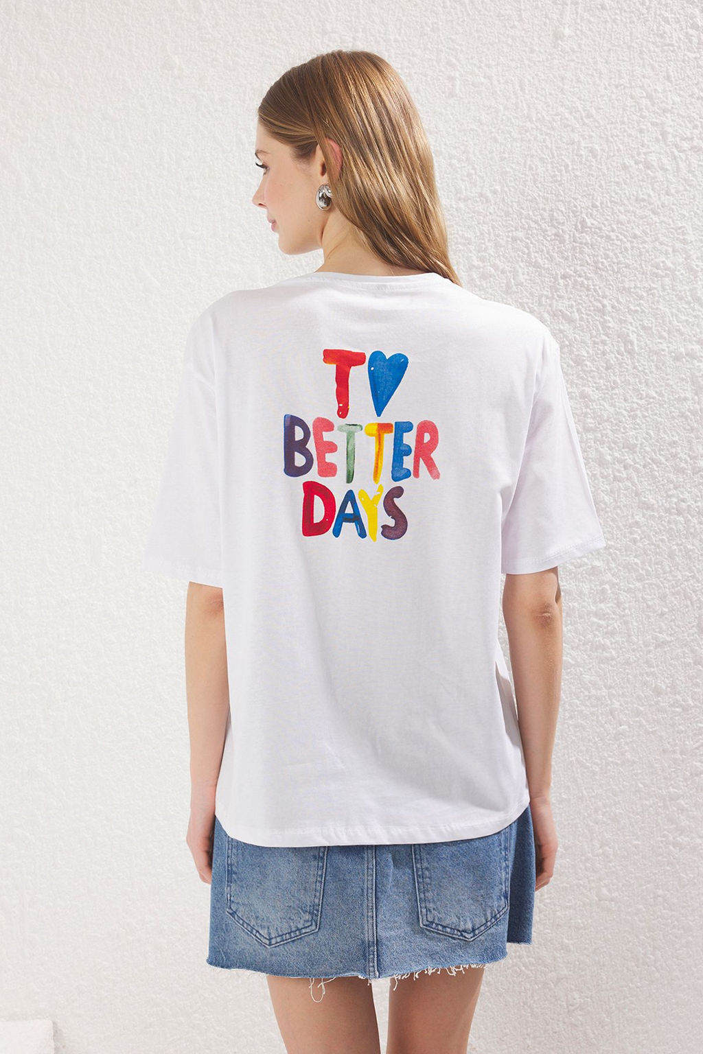 TRENDYOLMILLA Ekru %100 Pamuk Kalp ve Slogan Bask?l? Oversize/Genis Kesim Orme T-Shirt TWOSS25TS00177 фото 4