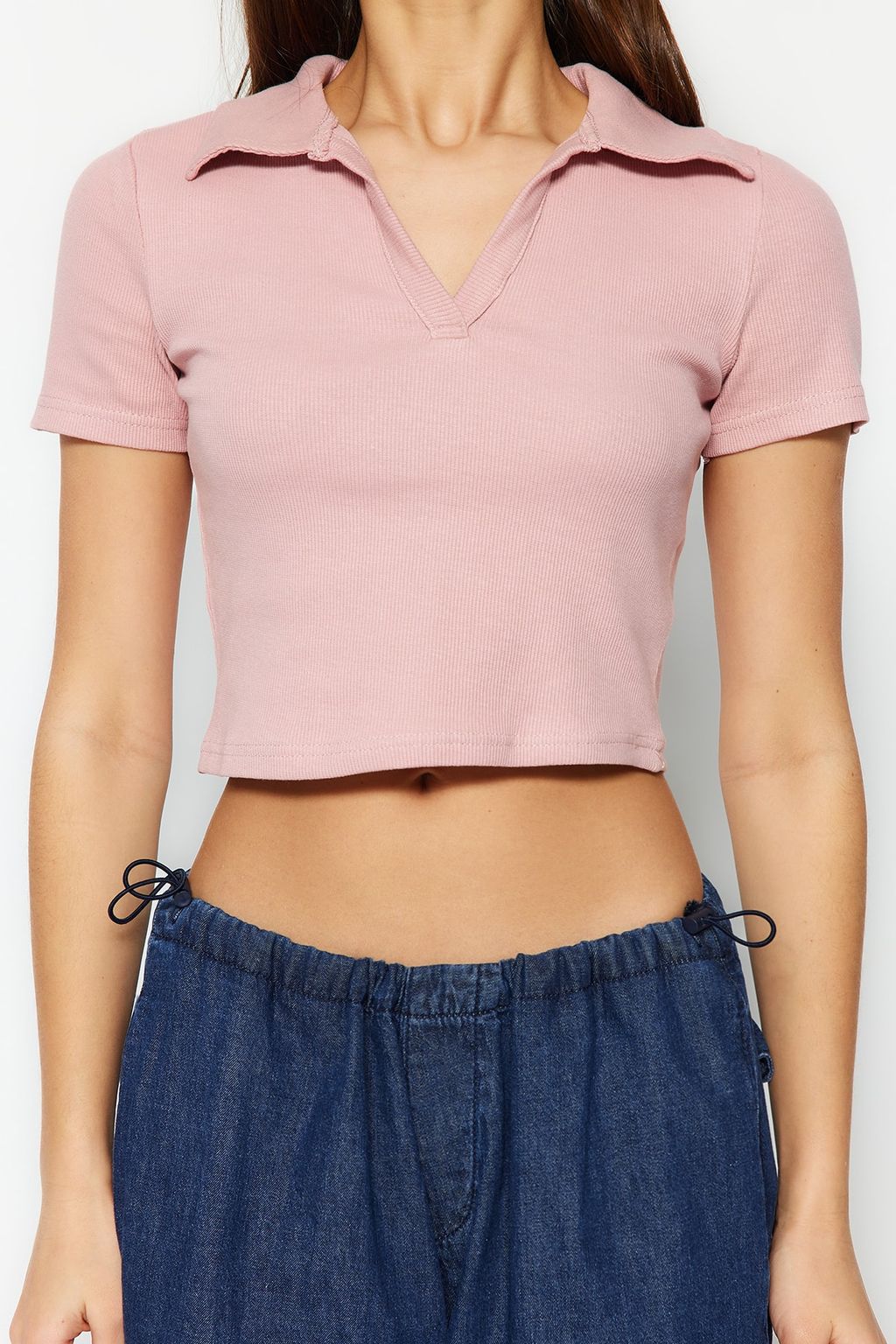 Trendyolmilla Siyah Fitted/Vucuda Oturan Crop Polo Yaka Fitilli Esnek Orme Bluz TWOSS21BZ0038  фото 10