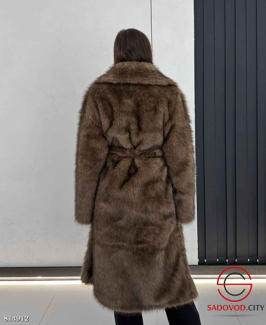Шуба женская с искусственным мехом