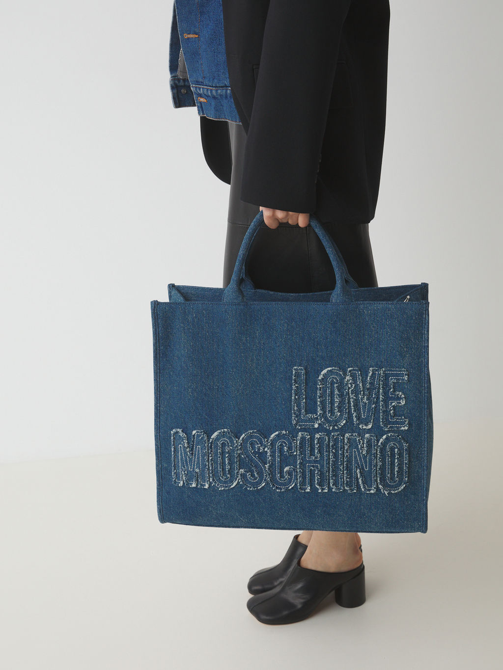 Женский тоут из денима LOVE MOSCHINO DENIM Артикул 4459171, синий  фото 2