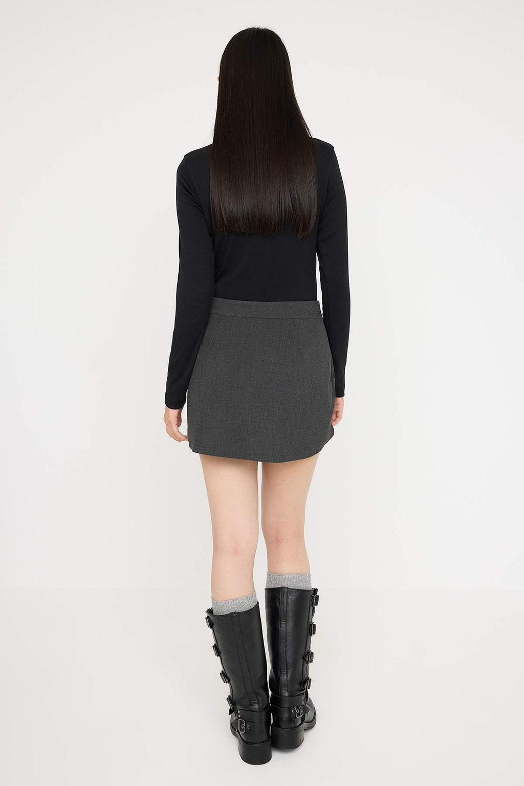 Teen Antrasit Buzgu Detayl? Etek Gorunumlu Mini Sort & Bermuda TWOAW26SR00028