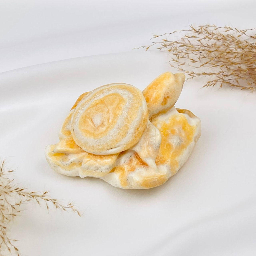 Черепаха резная из желтого Кальцита