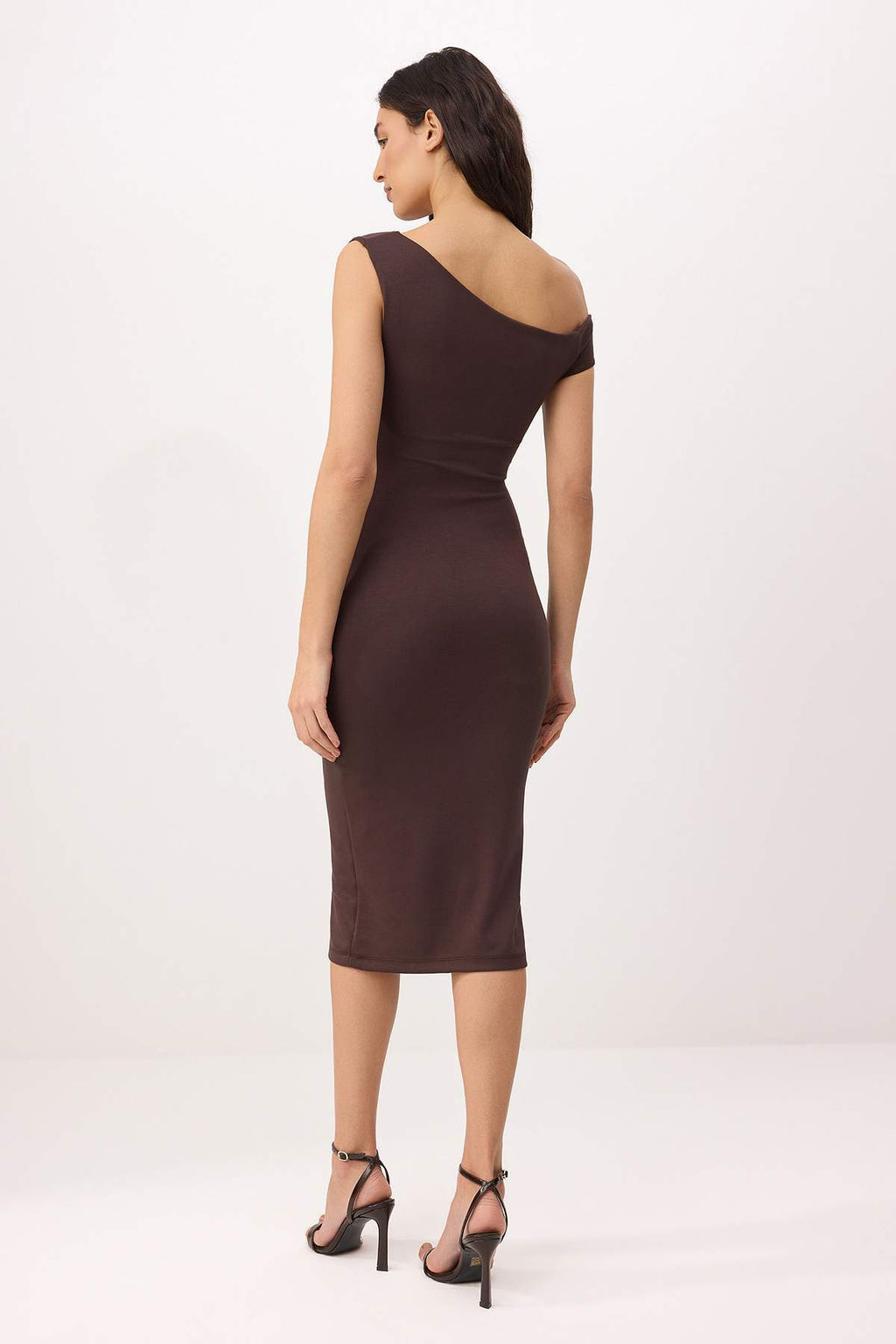 Siyah Bodycon Asimetrik Yaka Dusuk Kol K?sa Kollu Midi Soft Touch Orme Elbise TWOSS26EL00629 - Trendyolmilla фото 8