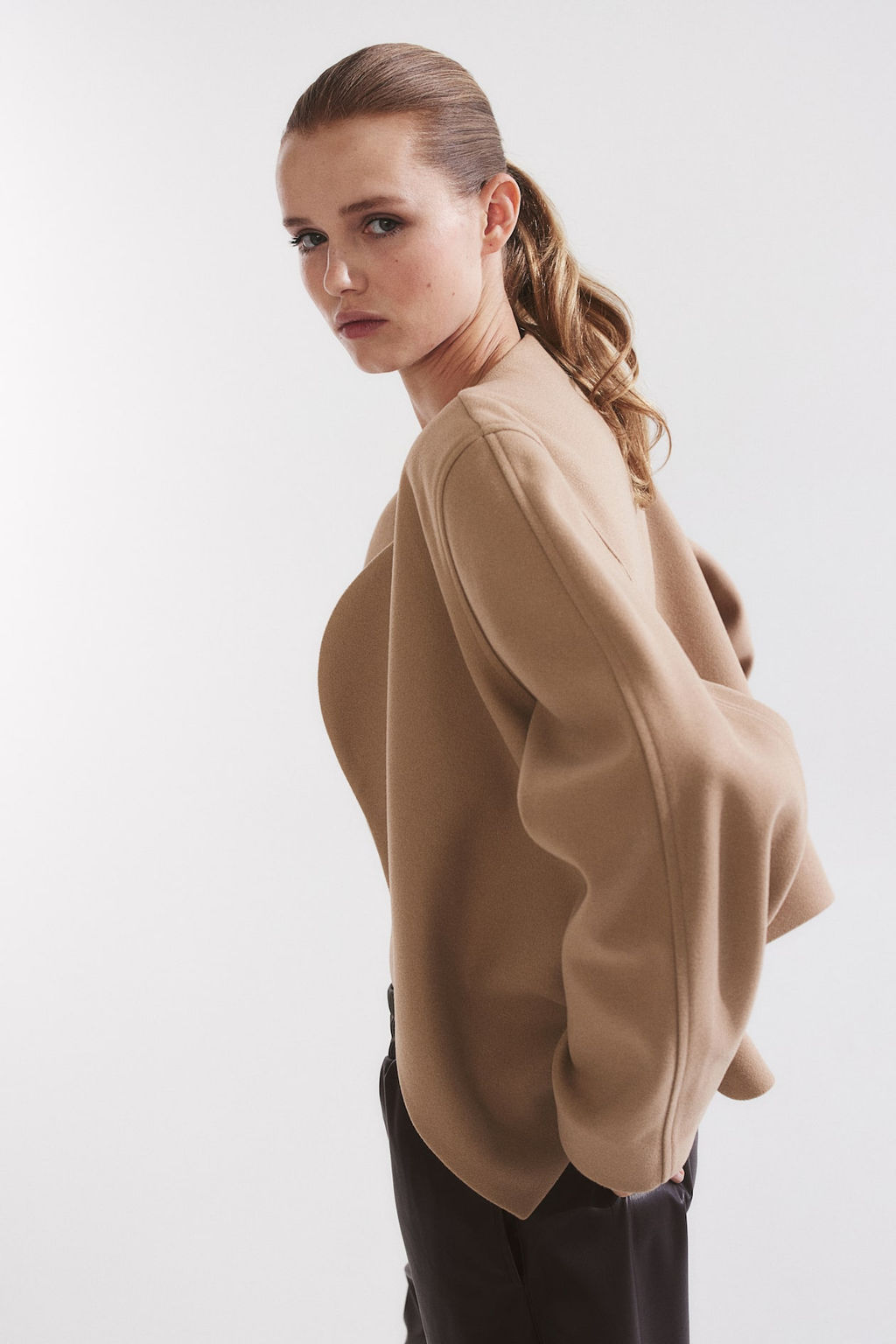 Chaqueta afieltrada con cuello esmoquin - H&m фото 5
