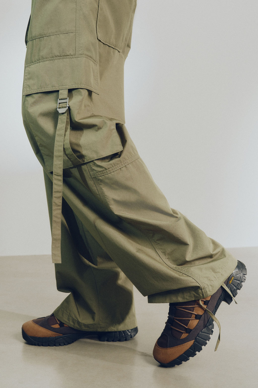Pantal?n cargo Loose Fit - H&m фото 5