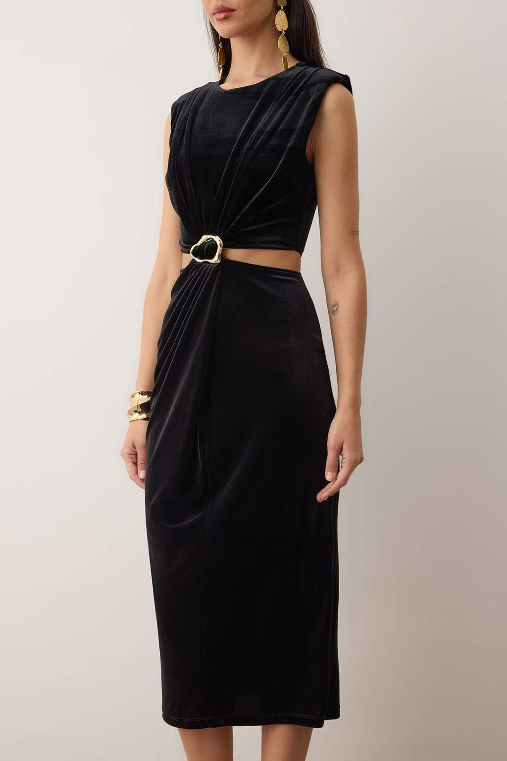 Siyah Aksesuar Detayl? Orme Kadife Maxi Astars?z Elbise TPRAW26EL00092