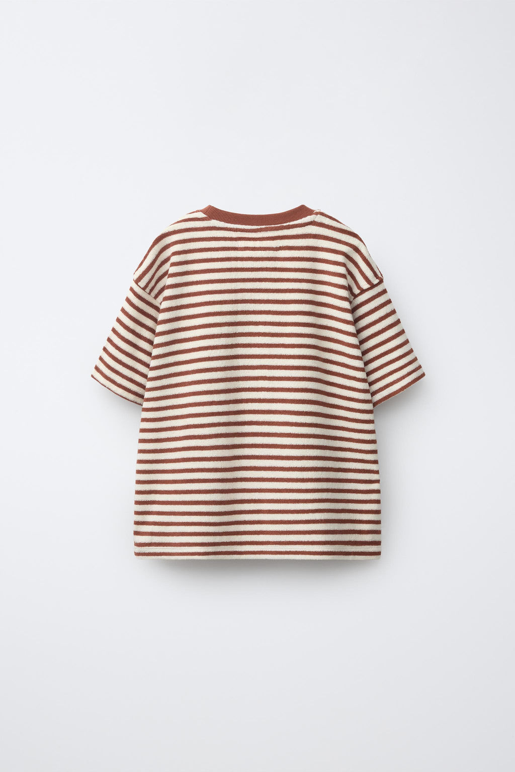 CONJUNTO CAMISETA Y BERMUDA RAYAS EFECTO TOALLA / marron/blanco