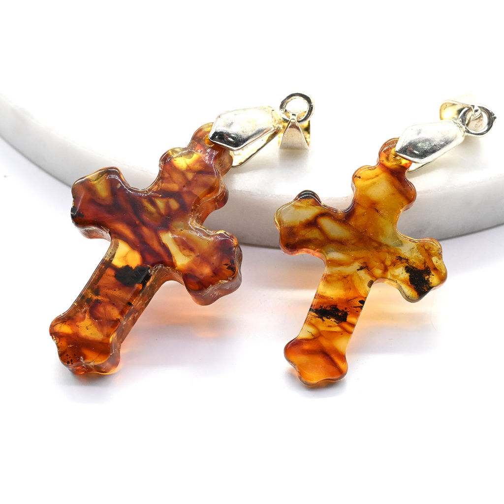 Крестик нательный из натурального янтаря 21*31мм цв.коньячный Радуга камня