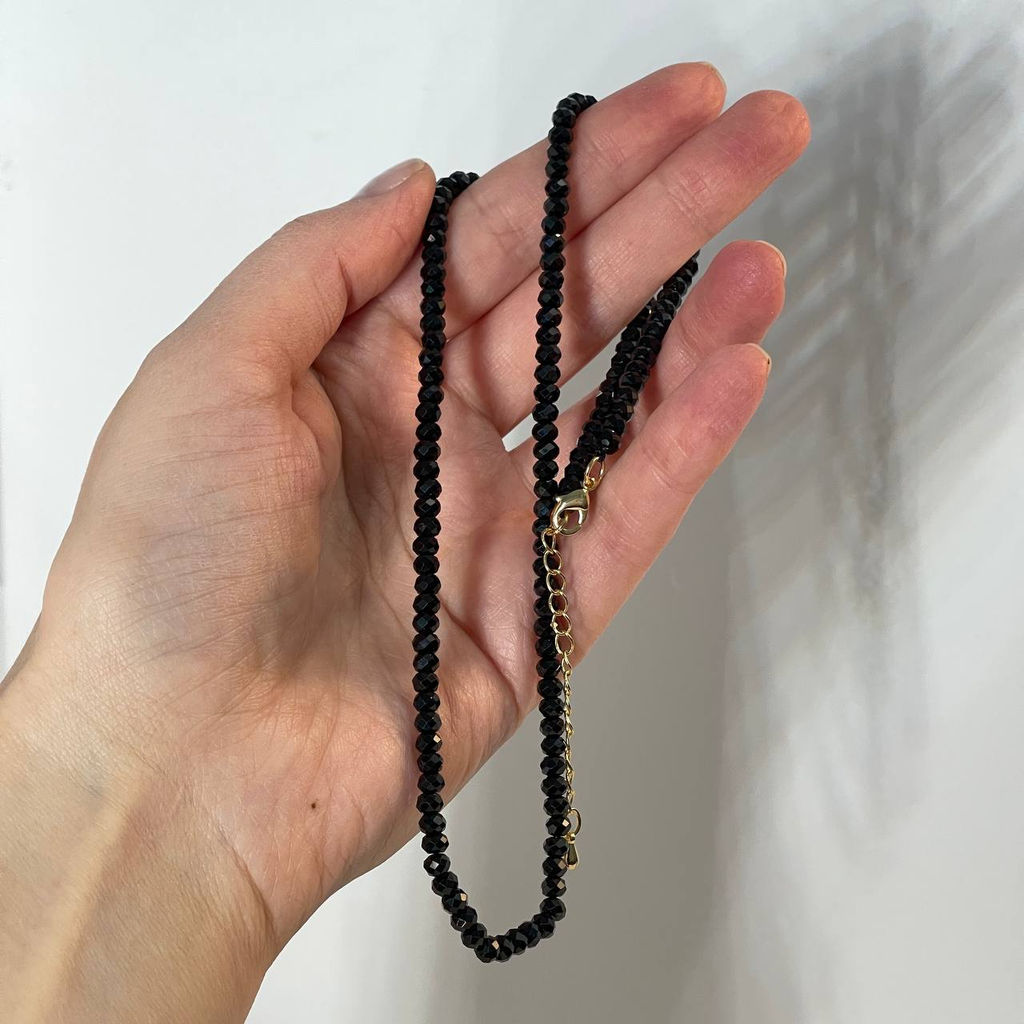 Чокер из черной Шпинели