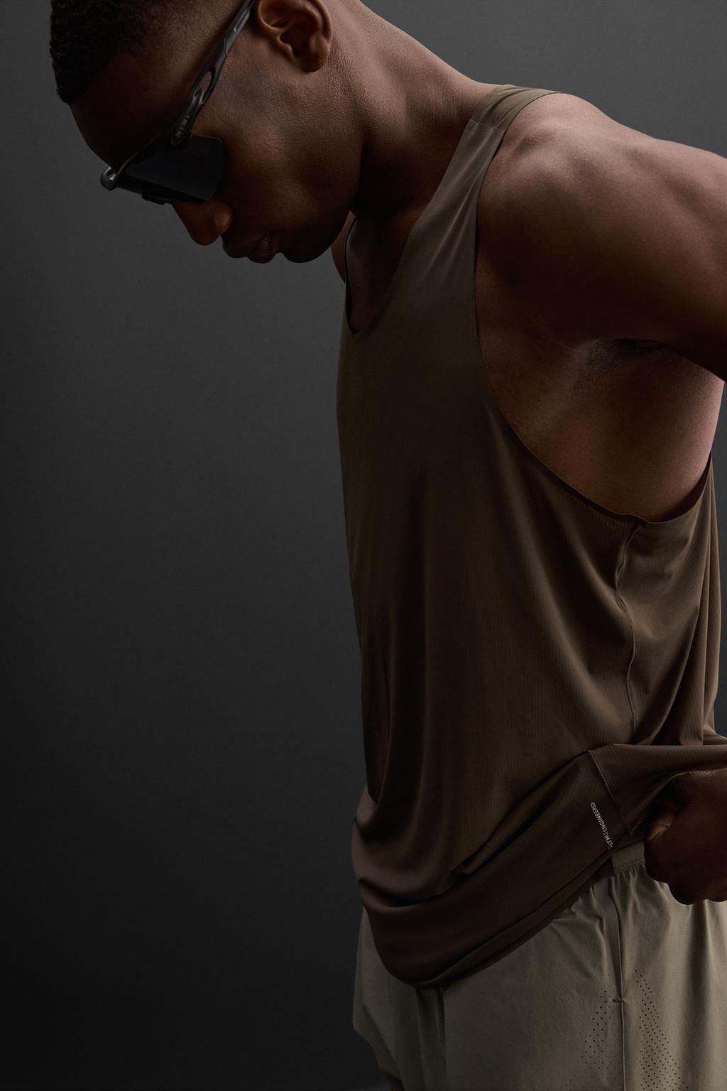 LIGHTWEIGHT TECHNICAL TANK TOP - Zara фото 6