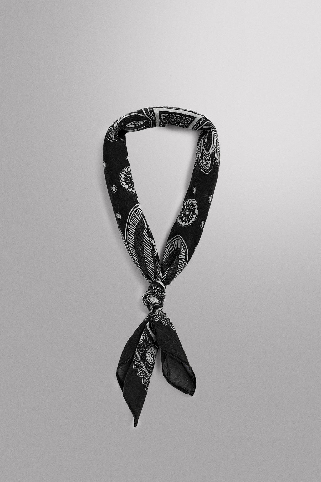 PAISLEY PRINT BANDANNA
