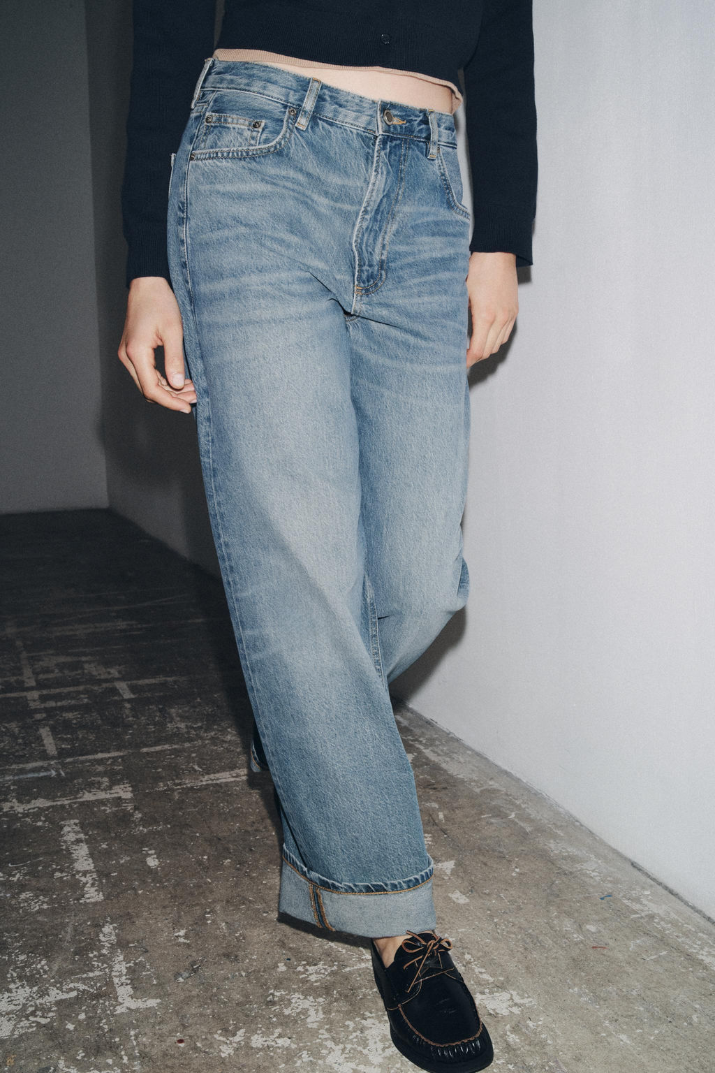 ZW COLLECTION BAGGY MID-WAIST JEANS - Zara фото 4