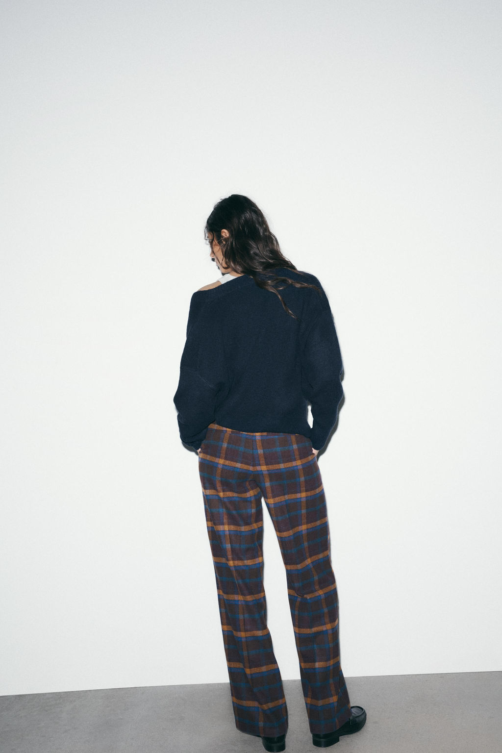CHECK WOOL TROUSERS - Zara фото 10