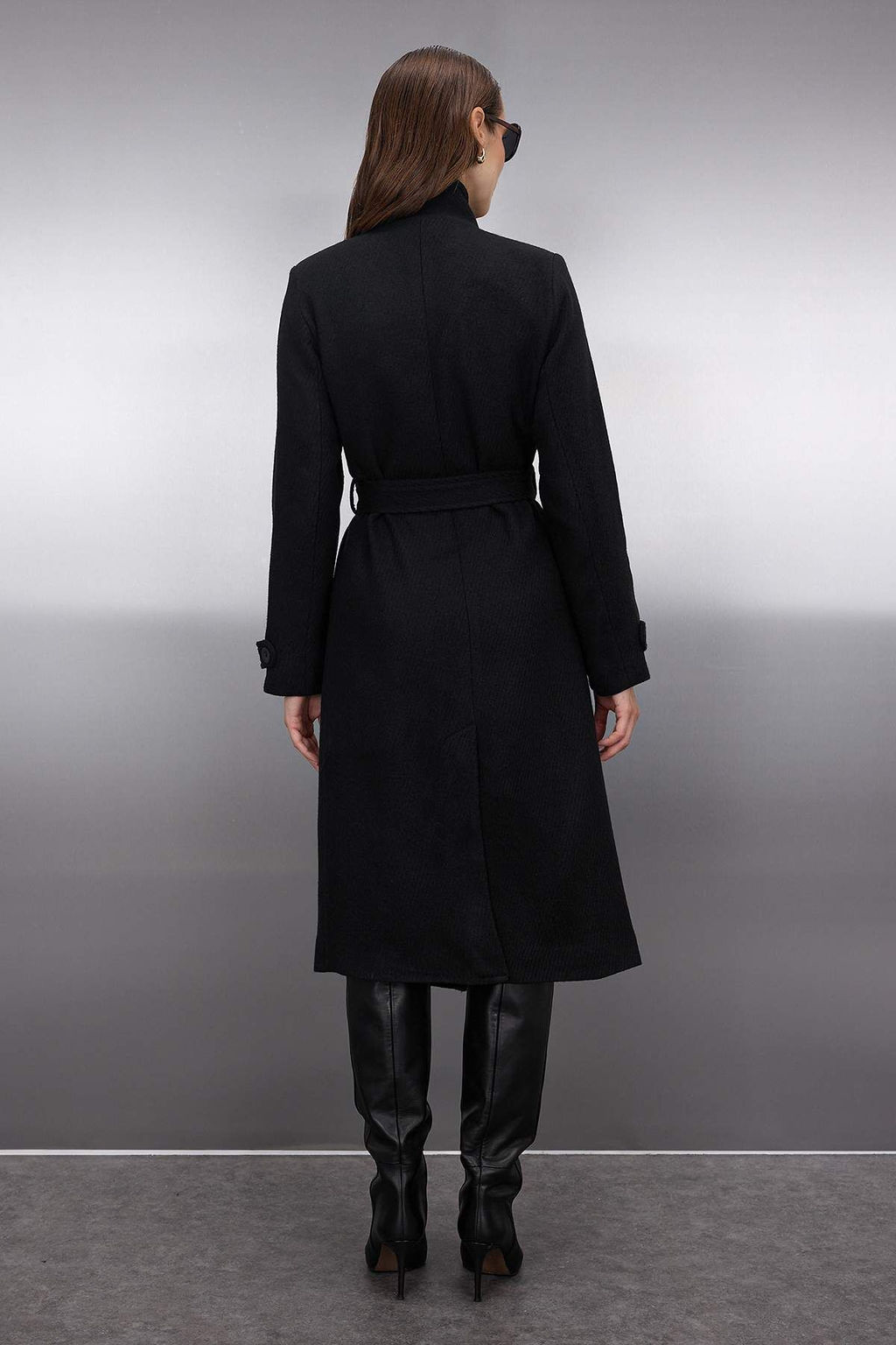 Siyah Dik Yaka Diagonel Kruvaze Regular Uzun Kase Kaban TWOAW26KB00048 - Trendyolmilla фото 2