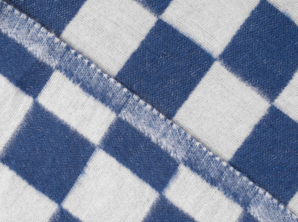 Одеяло байковое 100*140 клетка цв. синий (Россия)