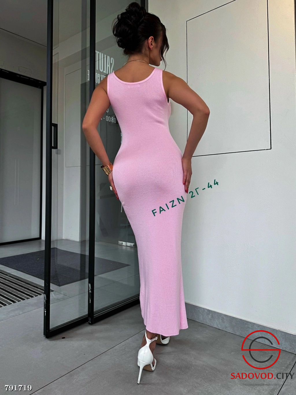 Трикотажное платье с вырезом сзади - Bruno фото 3