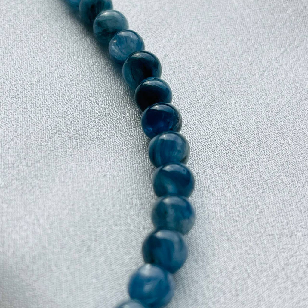 Бусы из Кианита