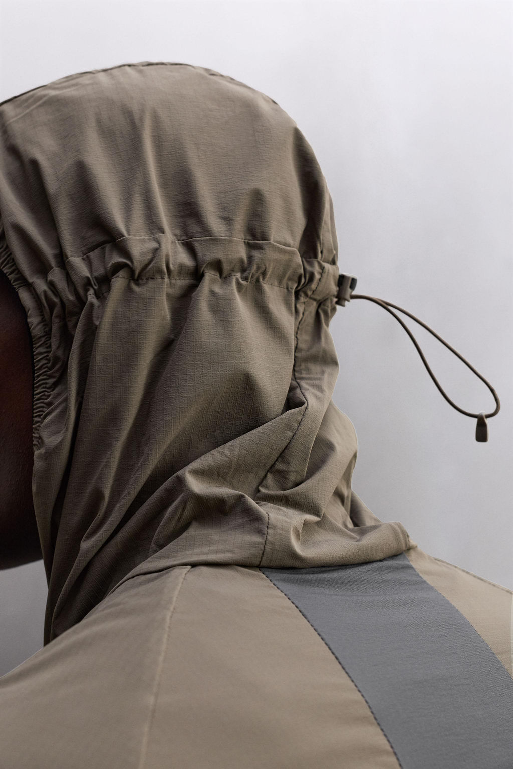LIGHTWEIGHT COLOUR BLOCK TECHNICAL JACKET - Zara фото 7