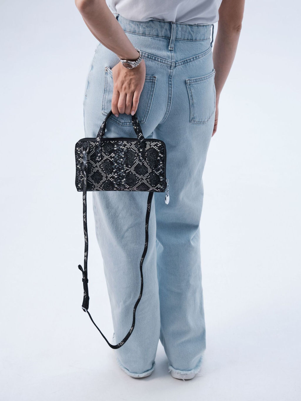 Сумка кожаная Azaro 30850 черный-питон