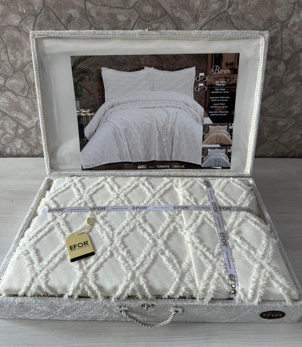 Покрывало EFOR в сундучке BEREN 240*260 с наволочками (50*70) кремовый (KREM)