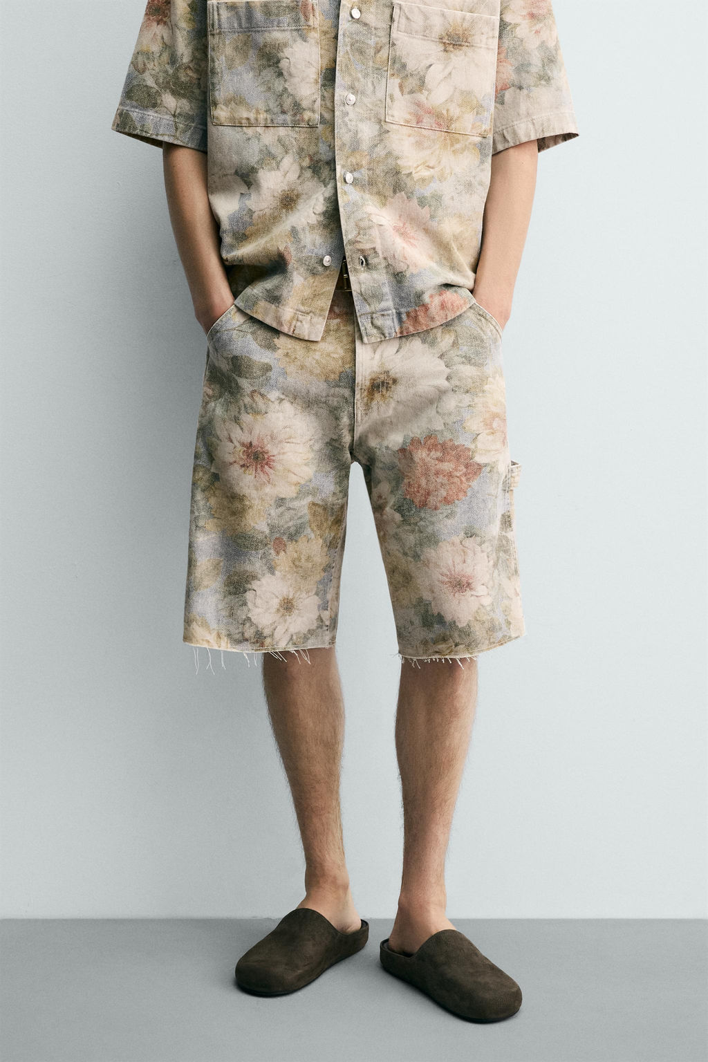 BERMUDA RELAXED FIT ESTAMPADO FLORAL LAVADO / Multicolor