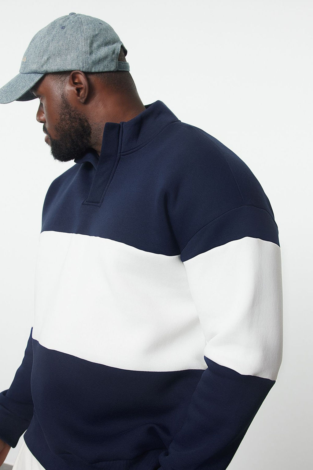 TRENDYOL MAN Lacivert Oversize/Genis Kesim Dik Yaka Renk Bloklu Ici Polar Buyuk Beden Sweatshirt TMNAW25AO00033 - Trendyolmilla фото 2
