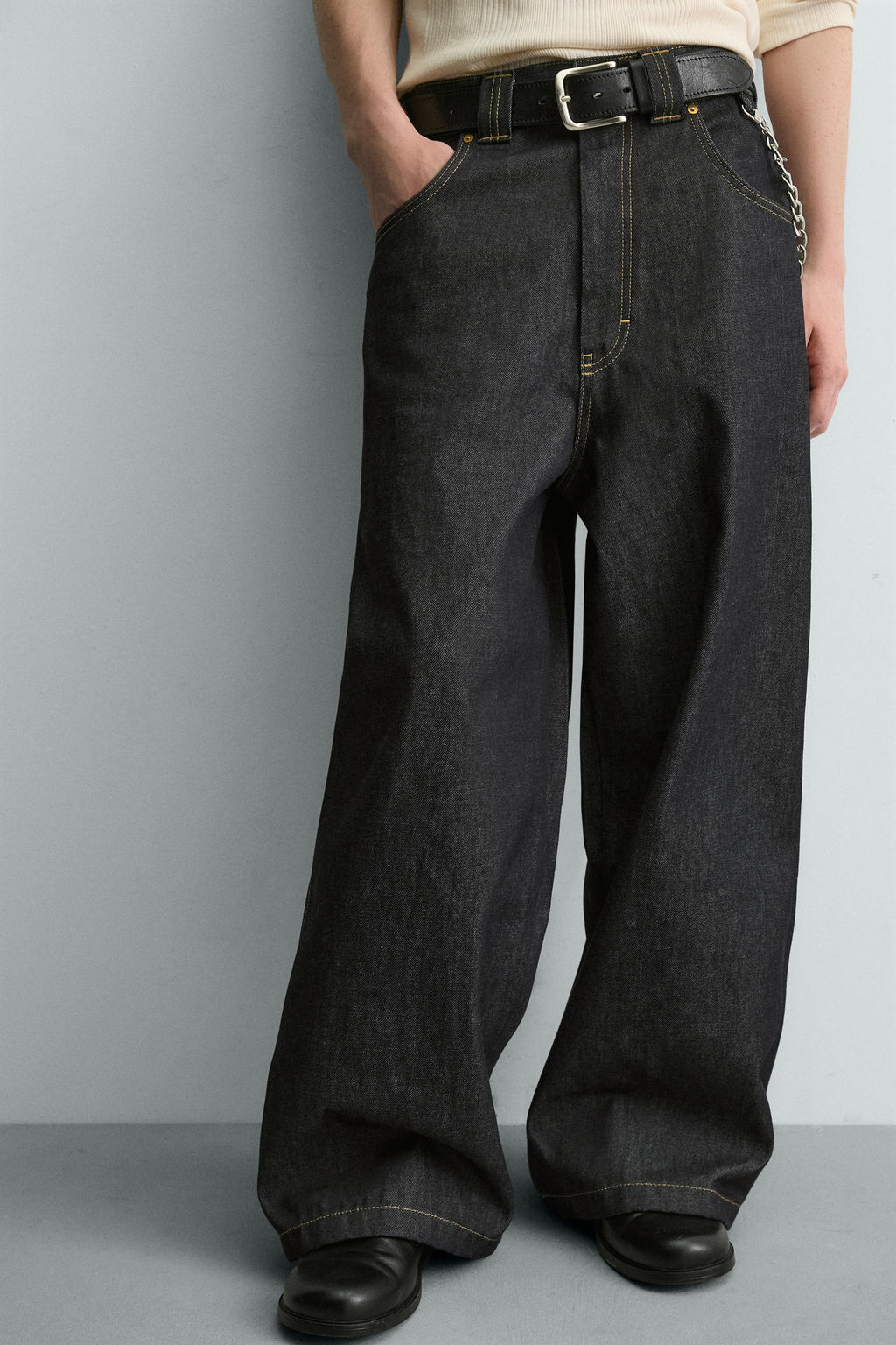 RELAXED FIT TROUSERS WITH CHAIN - Zara фото 5
