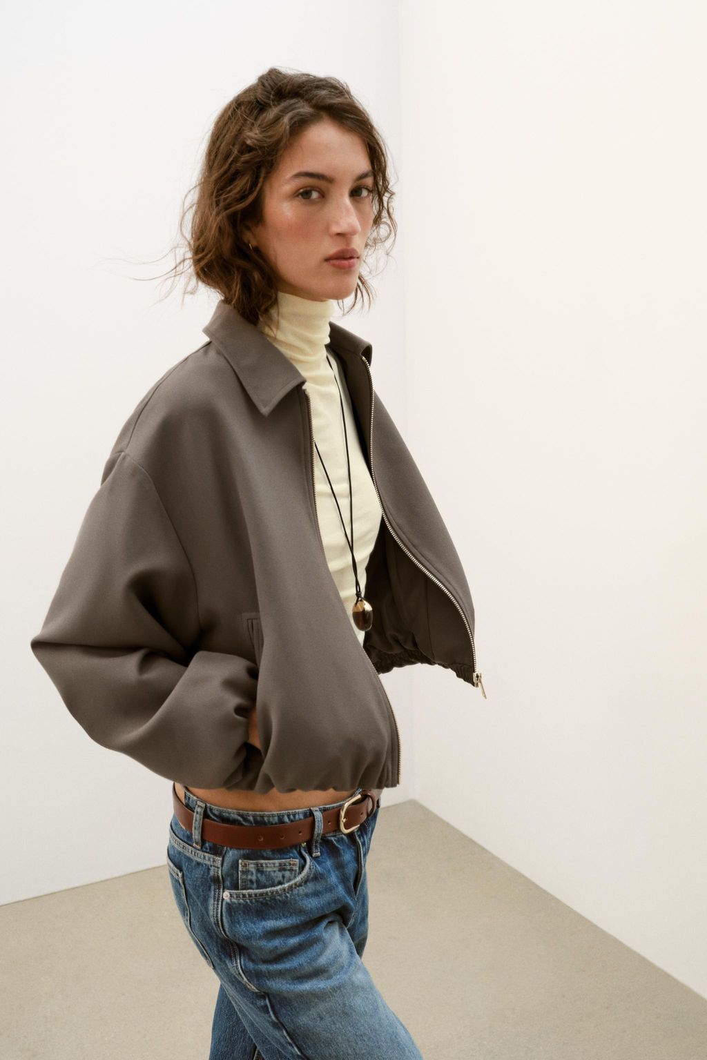 CHAQUETA GLOBO CREMALLERA / Khaki claro - Zara фото 3